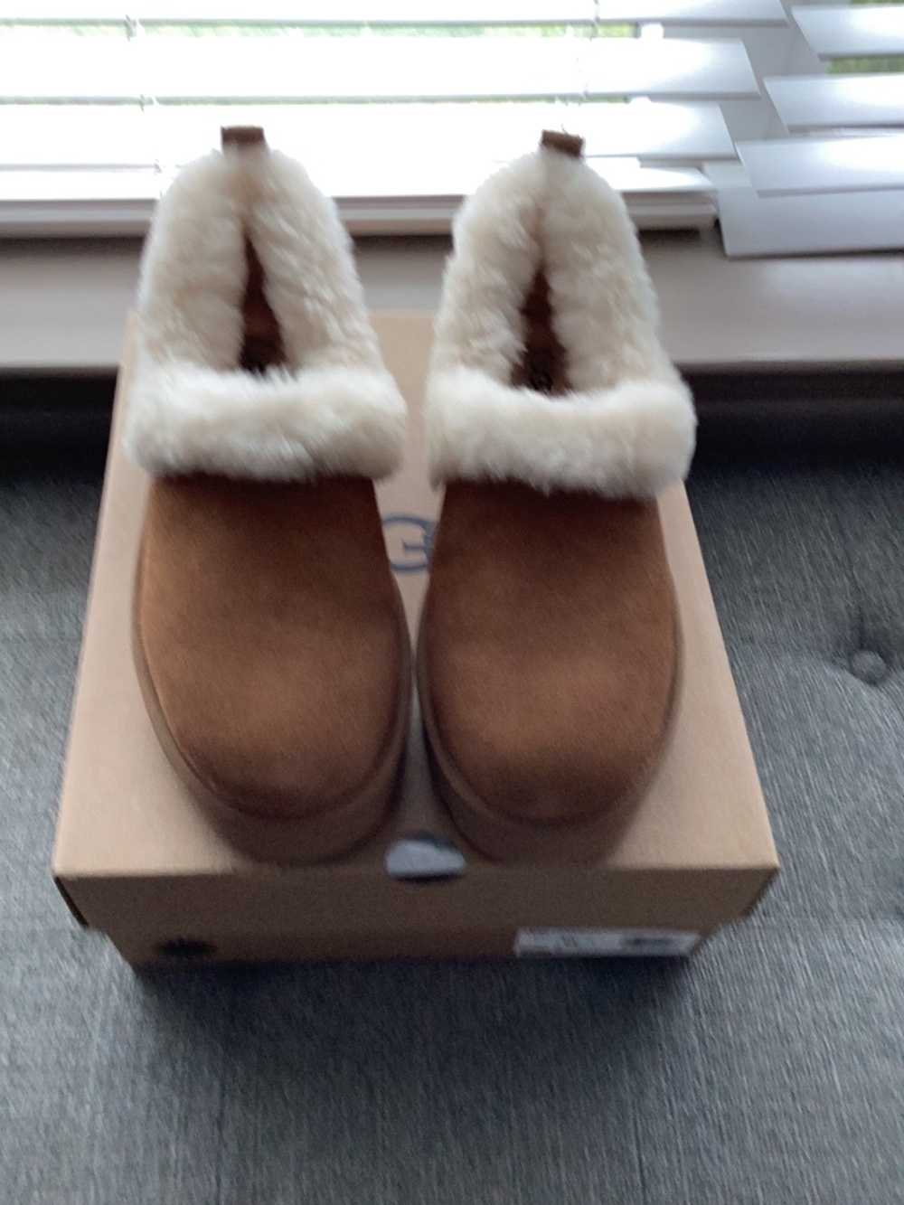 UGG® Nita Genuine Shearling Slipper (Women) 10M - Picture 6 of 15